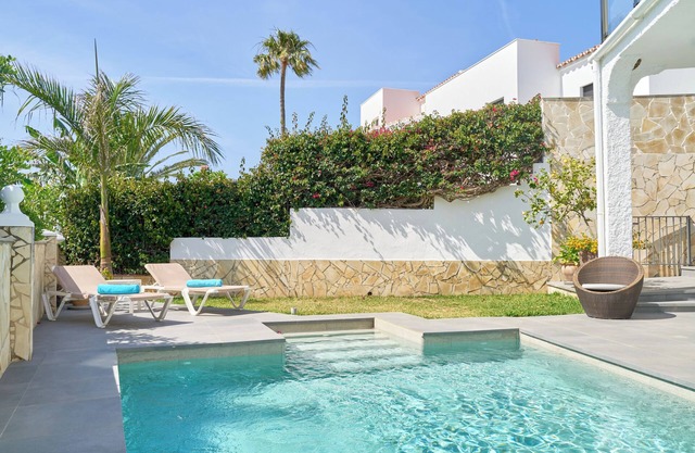 Wonderful 'Villa Burriana Beach' with Sea View, Pool, Balcony, Terrace & Garden