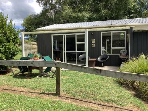 Wood Pigeon Cottage Pet Friendly Free Breakfast Hauraki Rail Trail 2kms