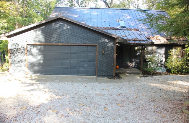 Wooded, Lakefront home in Apple Valley