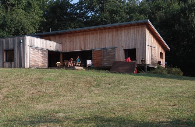 Wooden house with swimming pool and view of the Gers hills