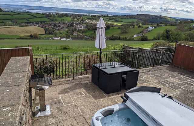 Woodland Barn | Dog-friendly w/hot tub and views