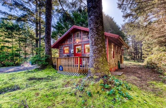 Woodland Cottage by the Sea