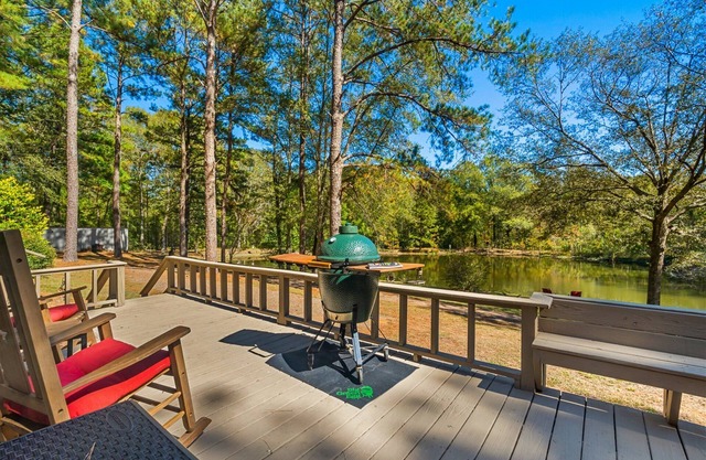 Woodland Cottage on Hidden Pond