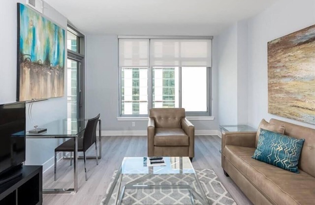 Woodmont Triangle| Pet-friendly 1BR | nr Glen Echo Park