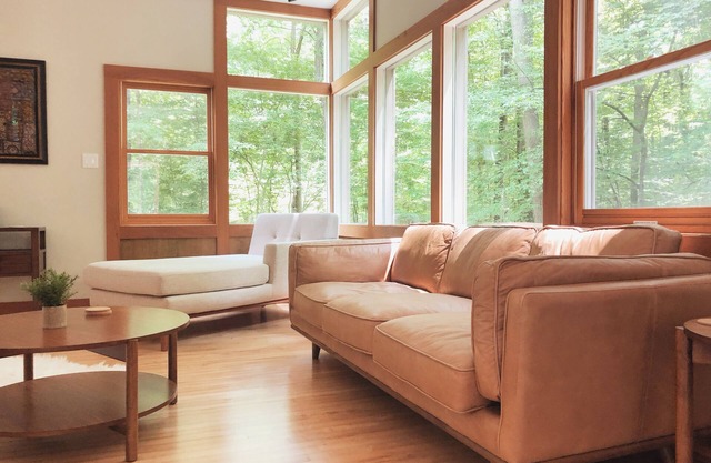 Woodsy oasis~5 min beach~family friendly~architect design~sauna~3600 sq ft