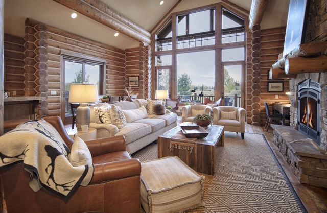 Wooly Bugger Refurnished Cabin in Victor, ID w/Privacy, Views, A/C & Hot Tub