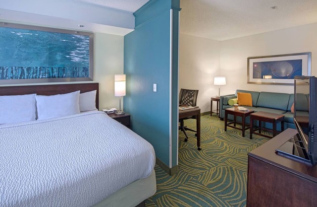 Work & Unwind in This Modern King Suite w/Relaxing Ambiance + Breakfast
