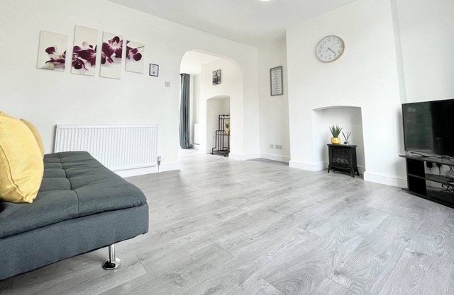Worksop Newly Refurbished 2-Bedroom House