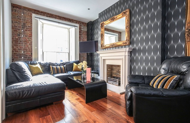 World Class Location.Hanover Sq Mayfair.900 square feet of quality living space