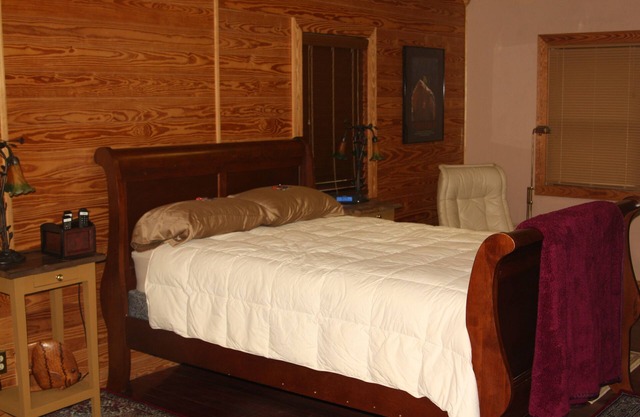 WOW! THE BEST PRICE IN CHARLESTON! NOT A SHARED RESIDENCE! VERY PRIVATE!