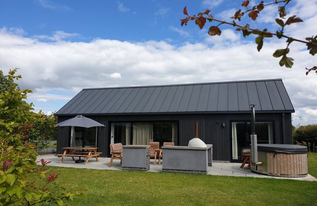 WREN, family friendly, character holiday cottage in Bishop Wilton