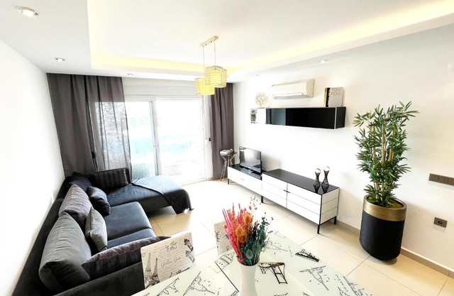 Wunderschöne, Top ausgestattete 2 Zimmer Wohnung in Super Lage