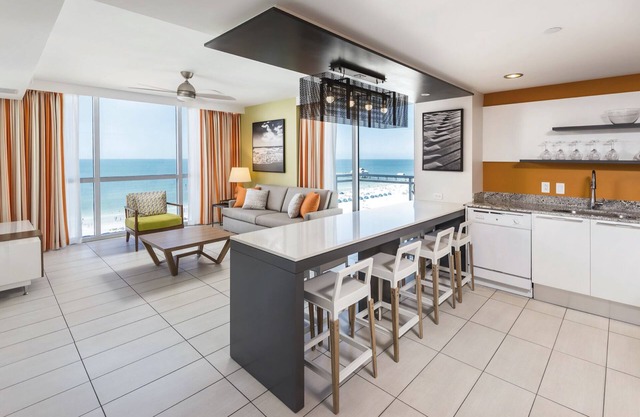 Wyndham Clearwater Oceanfront Condo, onsite Spa, across from the Beach