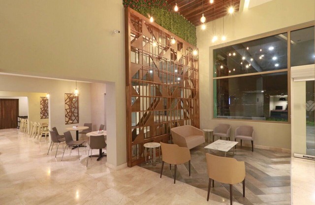 Wyndham Garden Monterrey Valle Real