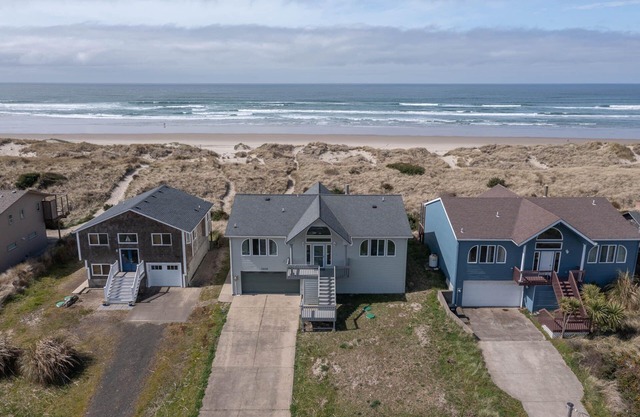 Xanadune - Oceanfront with direct beach access