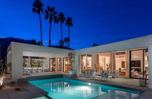 XOXO Palm Springs - Luxury Executive Home! Majestic Mountain Views!