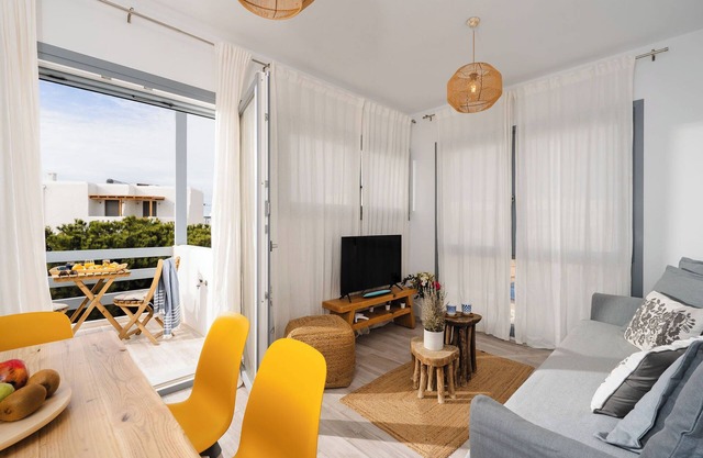 Yara Apt 40m from the Beach Jacuzzi & Rooftop