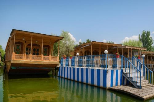 Yasmeen Group Of Houseboats