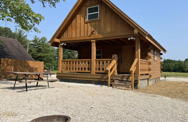 Yellow Banks Log Cabin With Waterfront Views