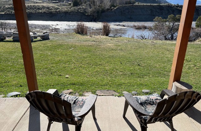 Yellowstone Riverside Cabin - On the River Next to Yellowstone National Park!