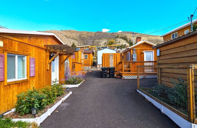 Yellowstone's Treasure Cabins