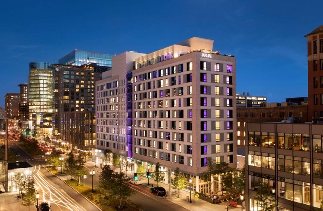 YOTEL Boston
