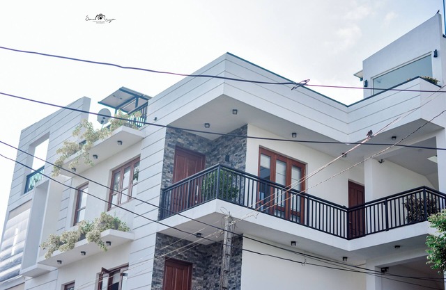 You Can Reach the Lotus Tower Within 30 Min!