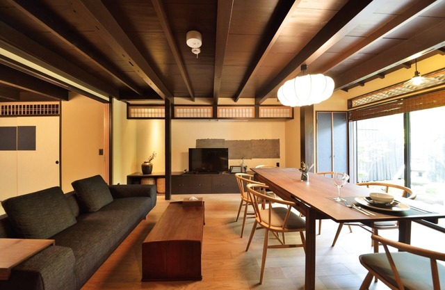 You can rent a whole townhouse guesthouse for one /Kyoto Kyōto