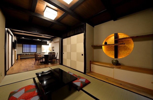 You can rent a whole townhouse guesthouse for one /Kyoto Kyōto