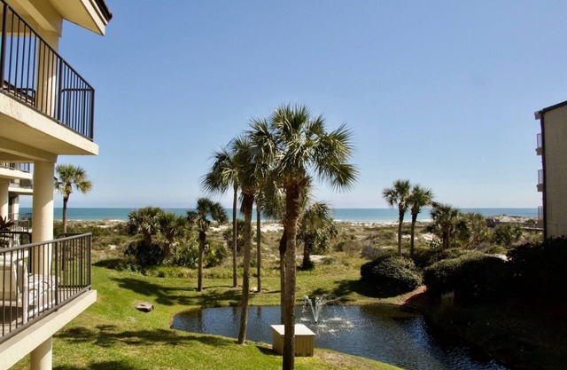 You cant go wrong with this lovely Silver-rated condo with southern exposure!