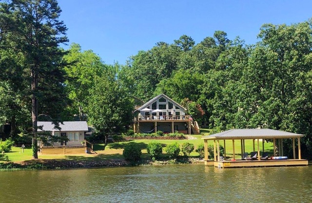 You've Found it! nBest Cove on Lake Hamilton!
