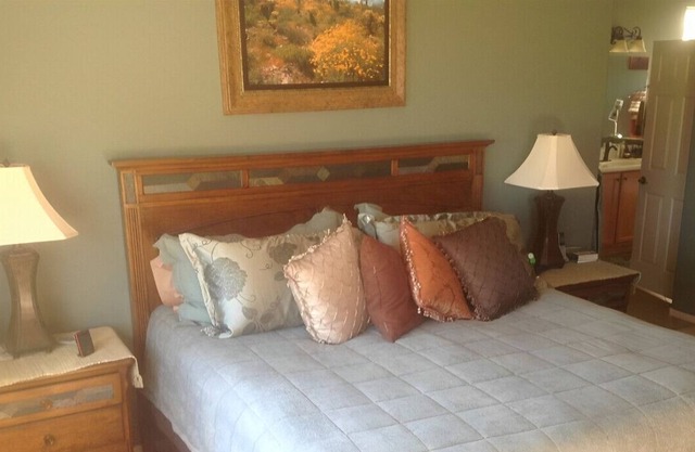 Your Cozy Getaway Awaits! Close to Golf Courses