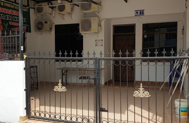 'Your Home 01' beside BCS Shopping Mall 6-10paxs . Lots of Amenities
