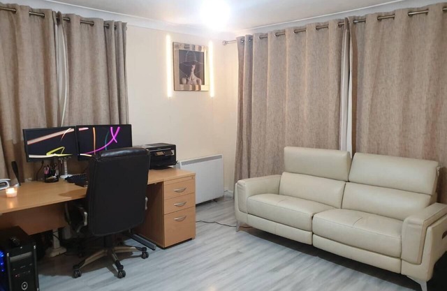 Your Home away from home in Leeds - on the Ring Rd