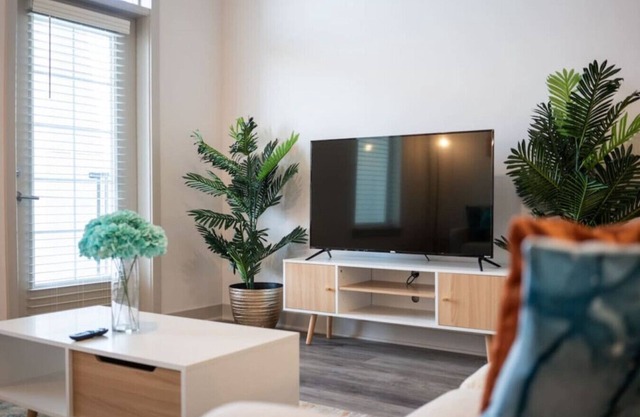 Your Lovely 2BD Whitestown