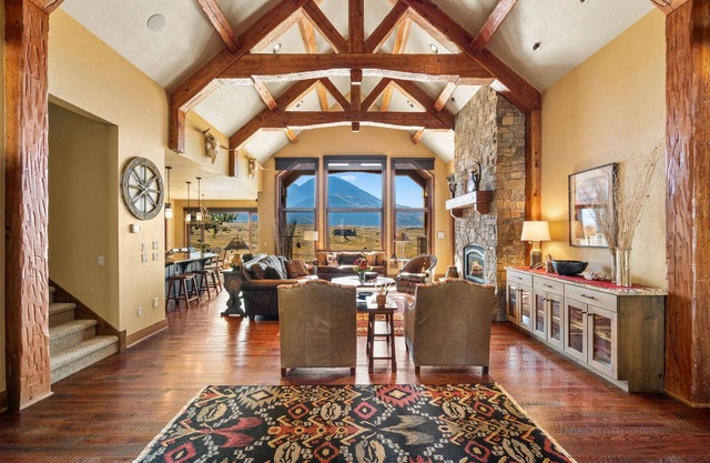 Your own private Mountain Lodge - Rugged Montana Views With Year Round Access