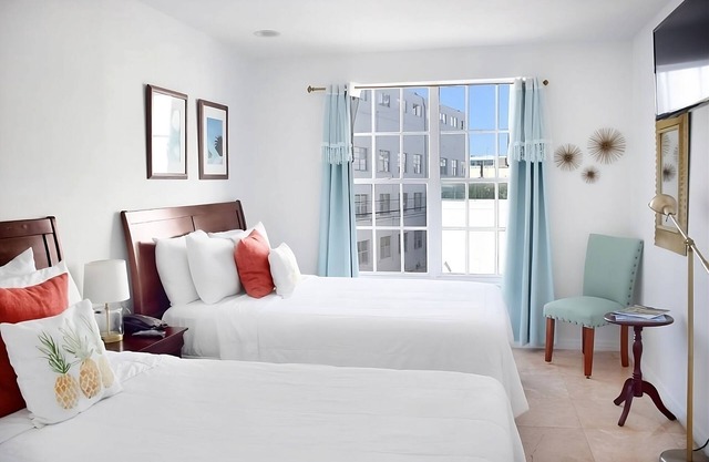 Your Relaxing Getaway Awaits! Two Great Units, Walk To The Beach