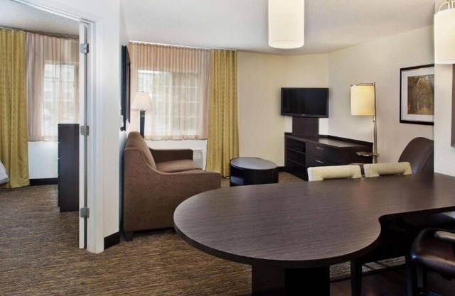 Your Relaxing Getaway Awaits! 4 Comfortable Units, FREE Parking, Pets Allowed!