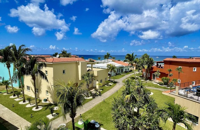 Your Retreat by the Sea - Comfortable 3 bdrm, 3.5 bath home for up to 8 guests