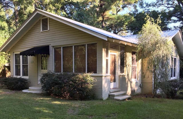Your Short Term Furnished Rental in the South's Most Desirable Town - Fairhope.