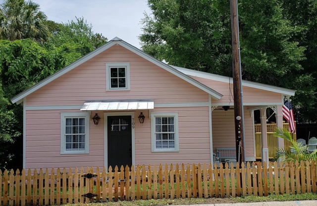 YOUR SOCIAL DISTANCING SANCTUARY IN HISTORIC BEAUFORT