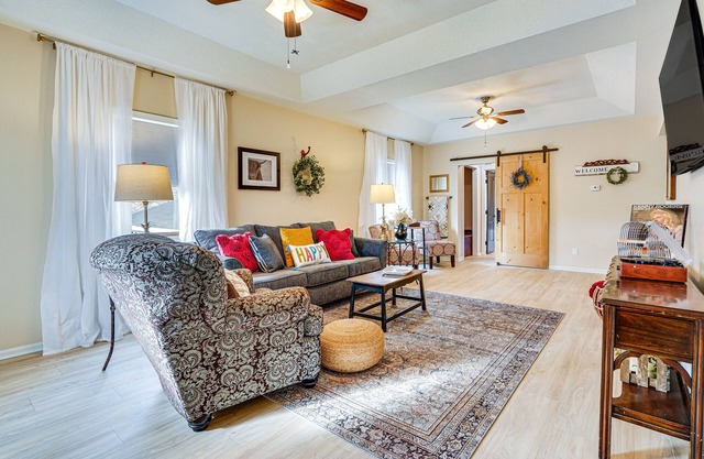 Zanesville Apartment w/Porch - 3 Mi to Downtown!