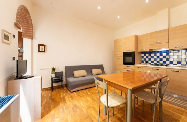 Zannoni 4 - One Bedroom Apartment, Sleeps 2