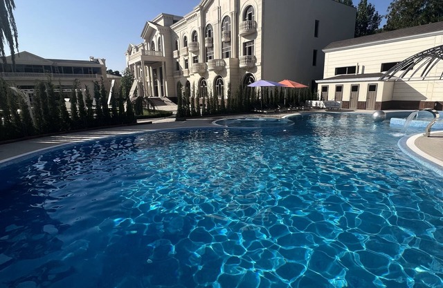 Zarafshon Parkside Hotel