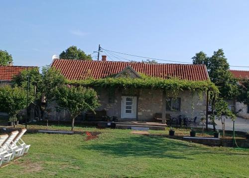 Zavičajna kuća Šakota - Kozice