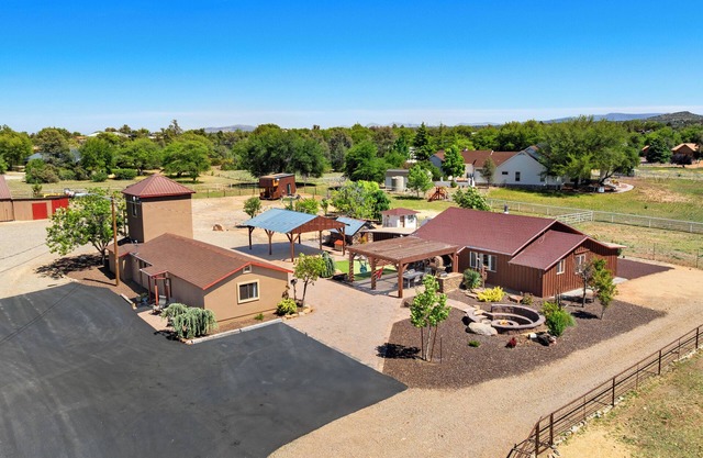 Zebra Ranch Vacation Rental - 12-Guest Compound Exp, Prescott - Mtn Vu Farm Spa