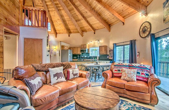 ZEN FOREST MOUNTAIN RETREAT Tahoe Home with Hot Tub