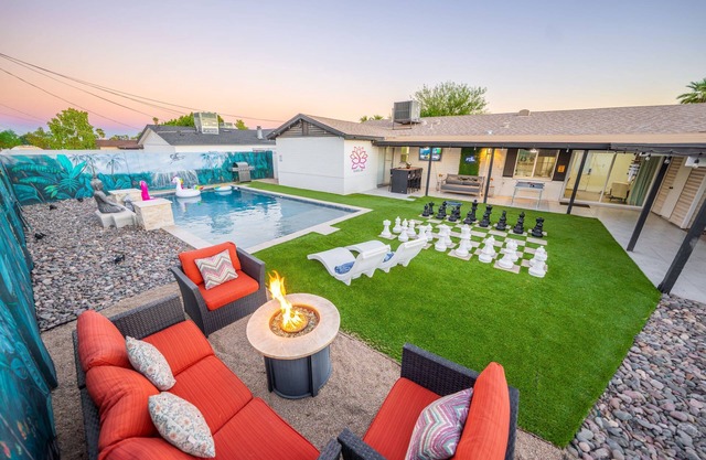 Zen home with heated swimming pool+ Billiards table+ arcade games+ Play station