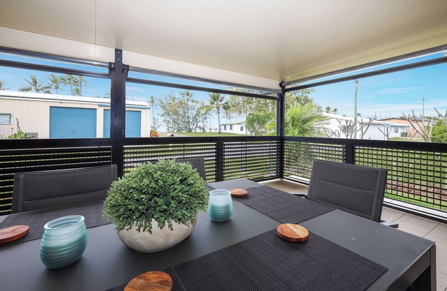 Zen on Zelma - A stone's throw to the beach