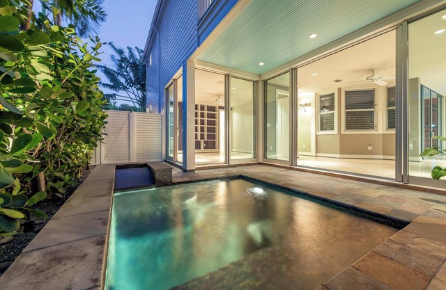 Zen Villa - A Luxurious 3-bedroom Sanctuary with WiFi & a Pool in Old Key West